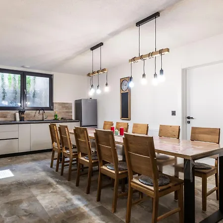 Vuk By Interhome