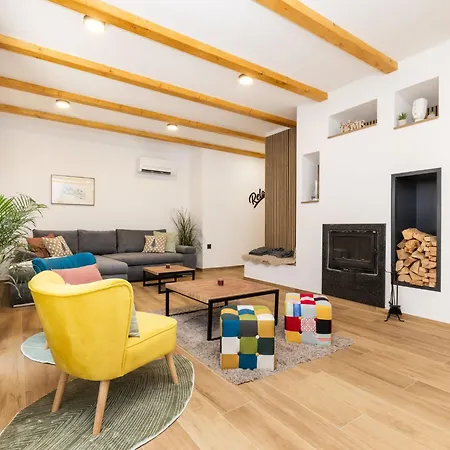 Vuk By Interhome